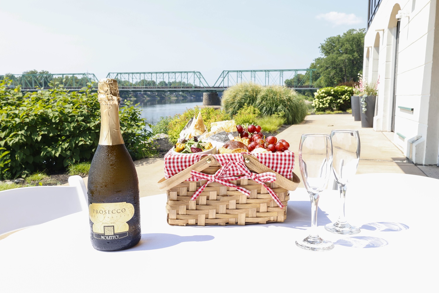Quartet Picnic Dinner